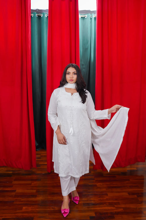 Aimin Elegance – White Embroidered 3-Piece Suit